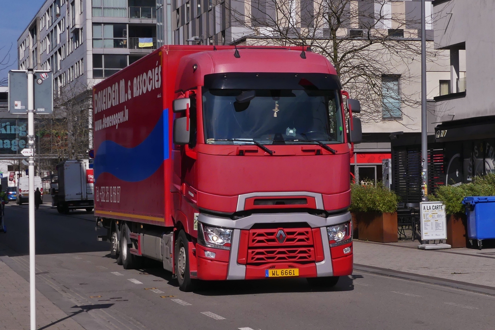 LKW Renault T, mit Kastenaufbau, aufgenommen 04.2026