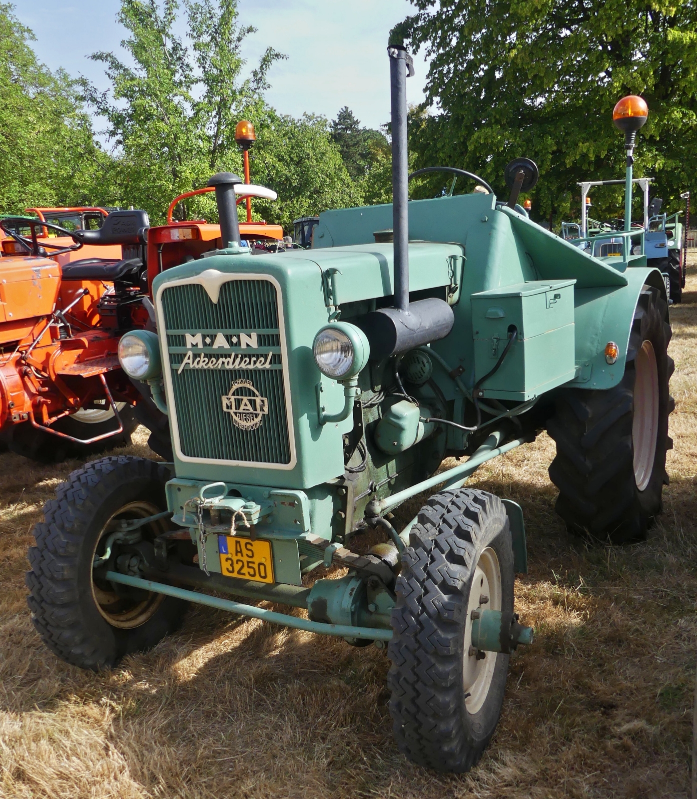 MAN Ackerdiesel, AS 325 A, BJ 1949, 2676 ccm, war beim Traktorentreffen in Keispelt zu sehen. 09.08.2026