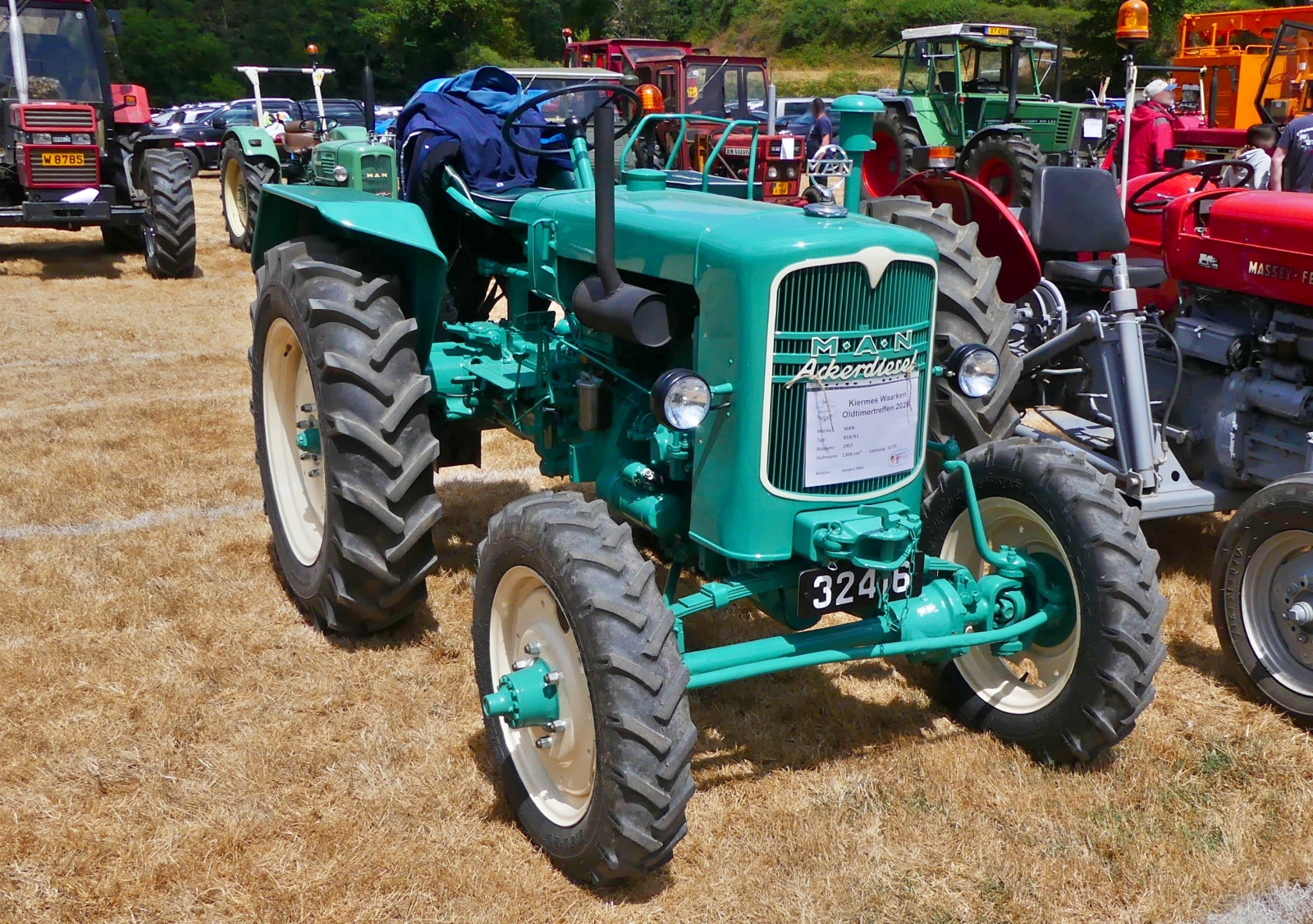 MAN Allrad, B 18/A1, BJ 1957, 1304 ccm, 18 PS, hat einen Stellplatz nach der Rundfahrt beim Oldtimertreffen in Warken gefunden. 19.07.2026