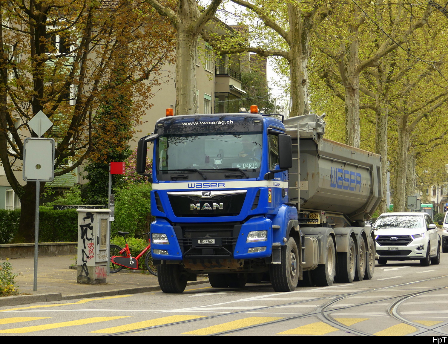 MAN Kipper Sattelzug unterwegs in der Stadt Basel am 10.04.2026
