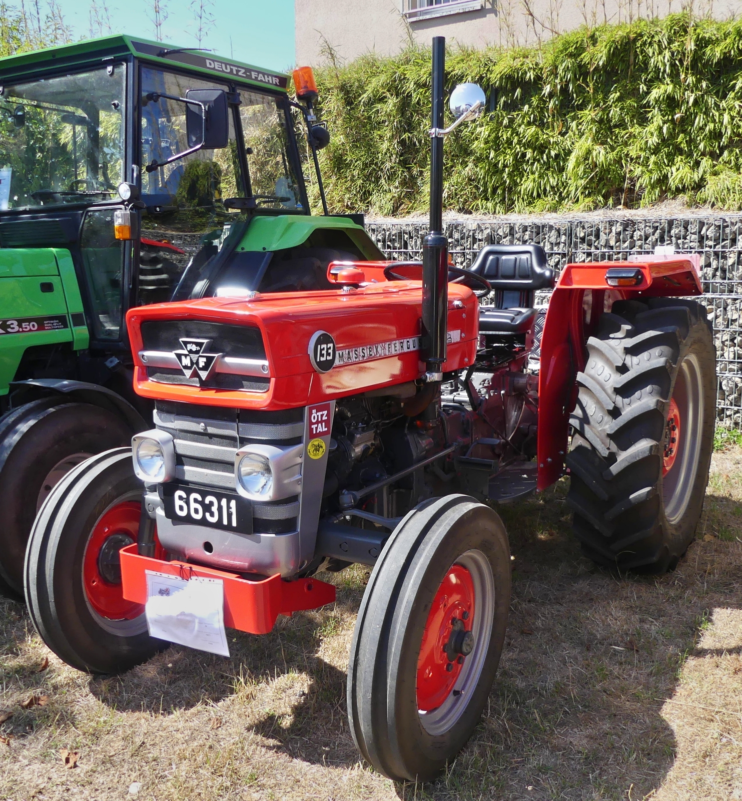 Massey Ferguson 133, BJ 1971, 27 kw, 3Zyl, war beim oldtimertreffen in Nocher vor Ort. 23.08.2026