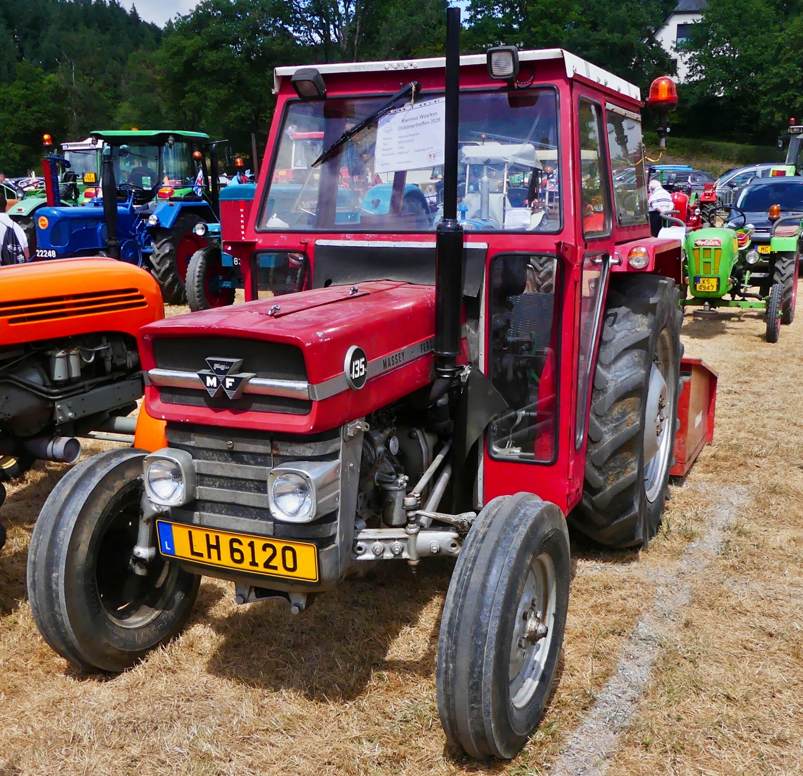 Massey Ferguson 135, BJ 1965 2500 ccm, 47 PS, war beim oldtimertreffen in Warken zu sehen. 19.07.2026