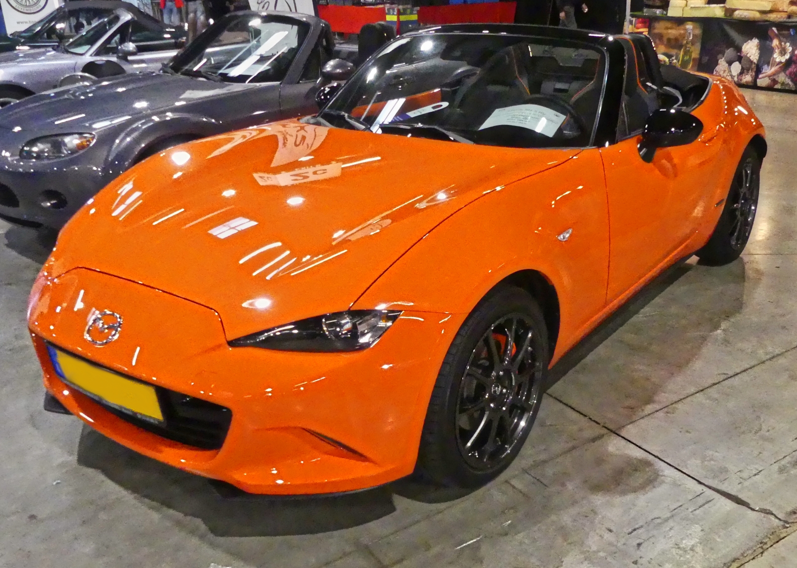 Mazda MX 5 ND, Sondermodell in Orange für 30 Jahre MX 5, BJ 2019, 1998 ccm, 184 PS. Autojumble in Luxemburg. 03.2026