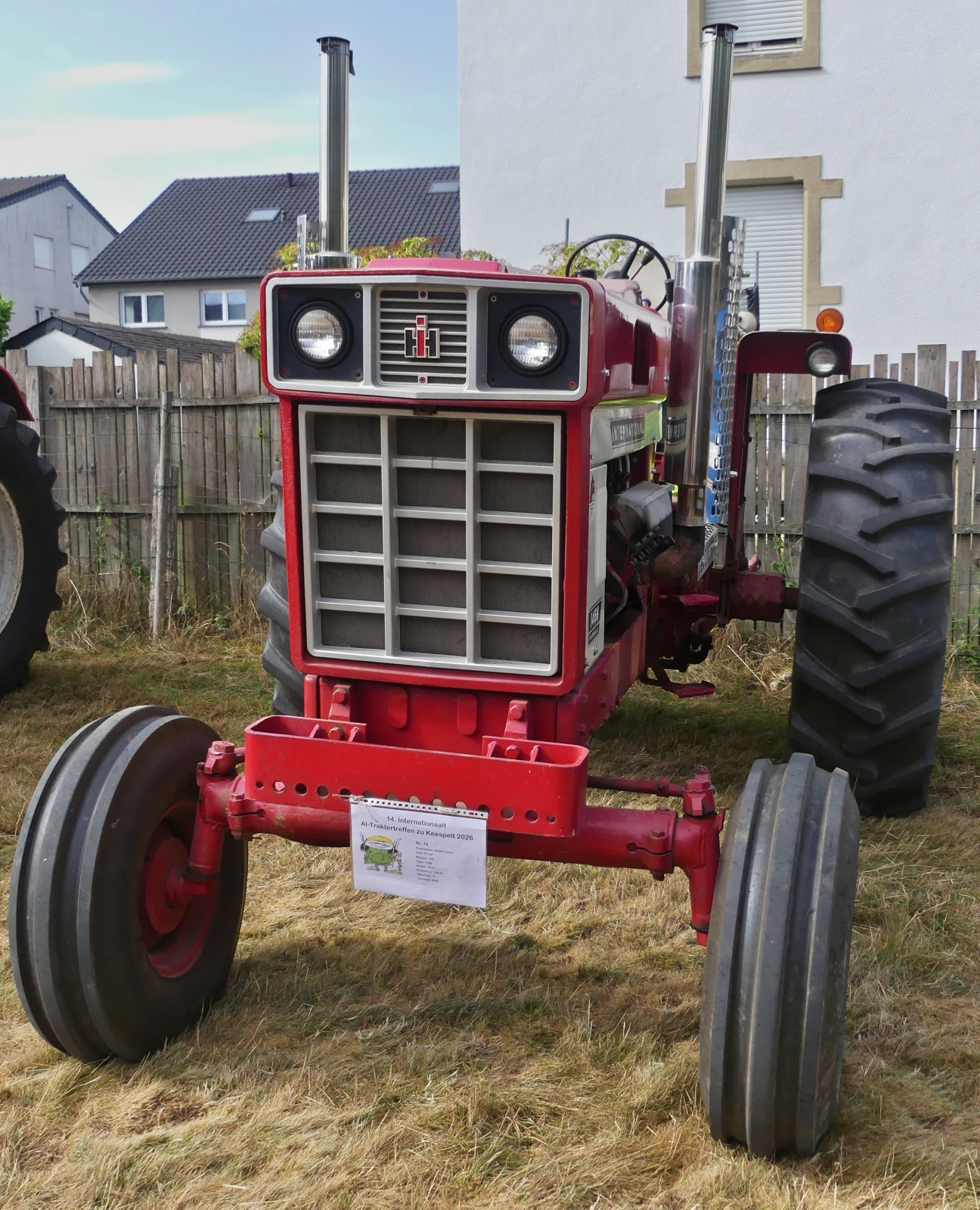 McCormick 1468, BJ 1972, 146 PS, 8 Zyl, 9000 ccm, steht auf dem Gel�nde des Traktortreffens in Keispelt. 09.08.2026