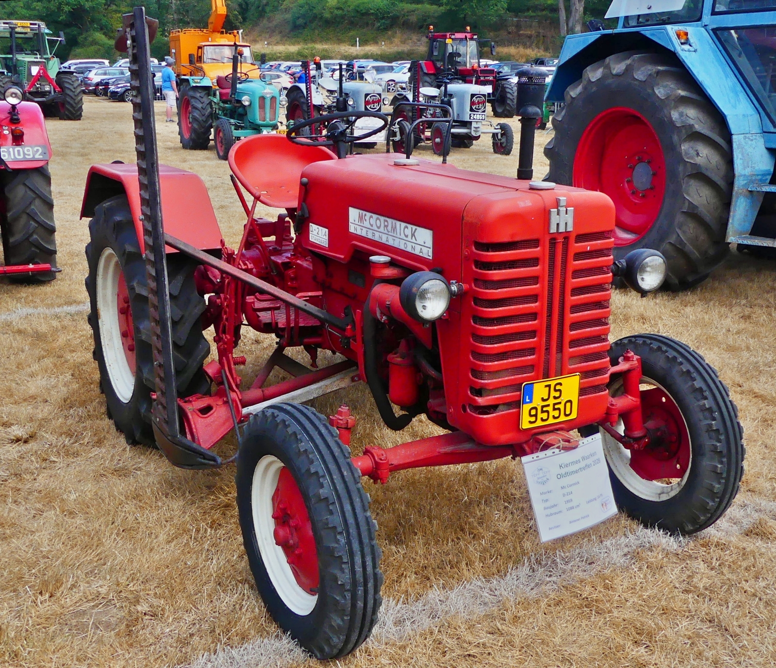 McCormick D-214, BJ 1959, 1088 ccm, 14 PS, war zum Oldtimertreffen nach Warken gekommen. 19.07.2026