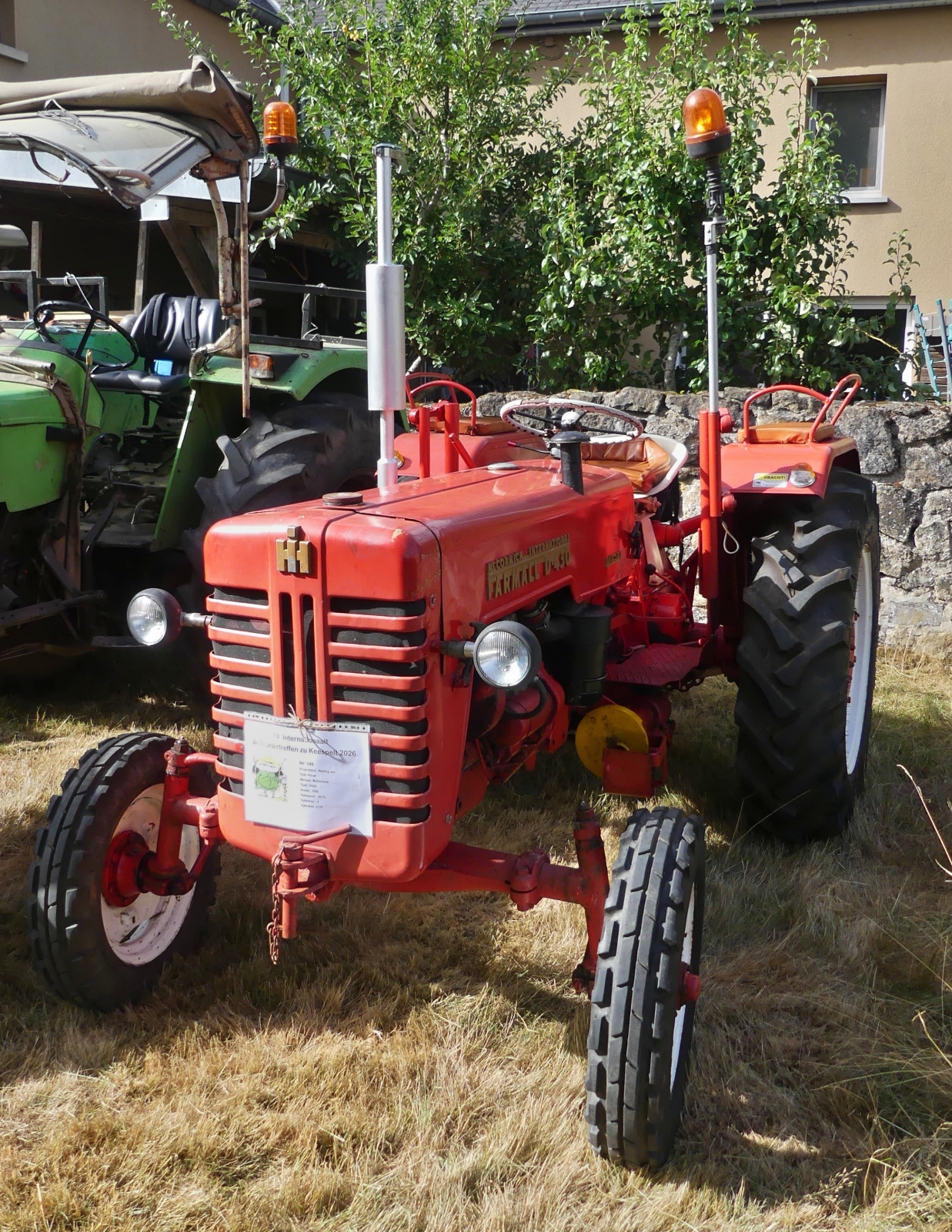 McCormick Farmall D 430, BJ 1958, 30 PS, 4 Zyl. 2175 ccm, aufgenommen beim Traktorentreffen in Keispelt. 09.08.2026