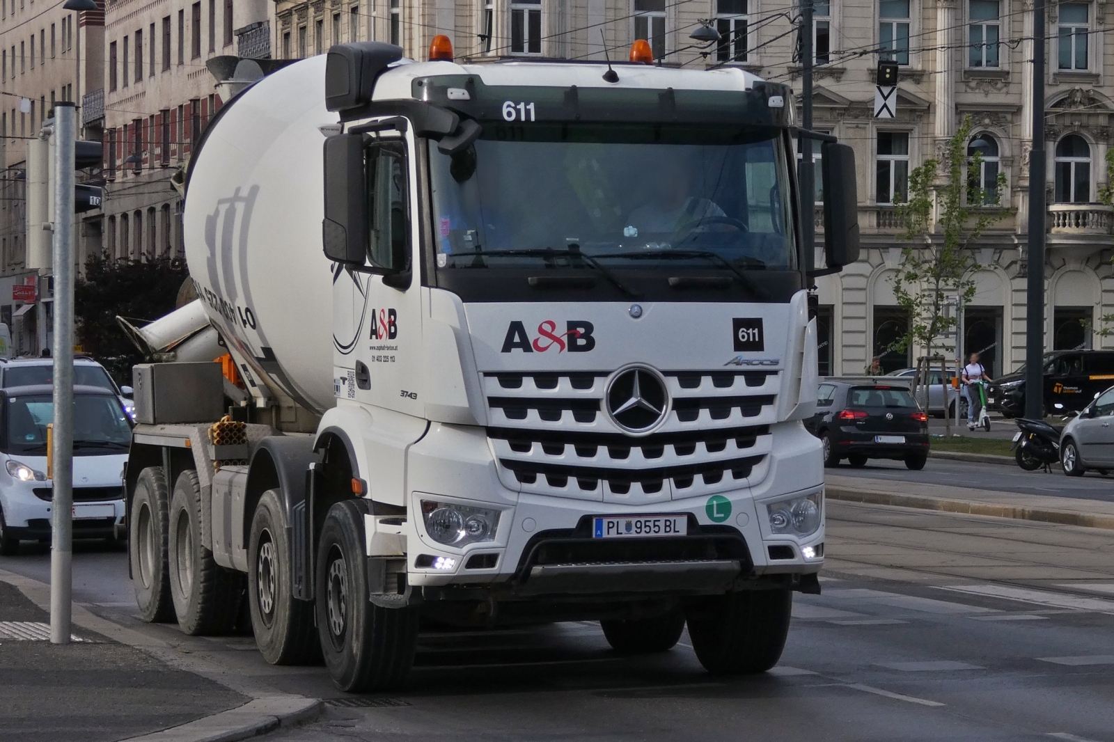 Mercedes Benz Arocs, Betonmischer, aufgenommen in Wien. 05.2026 