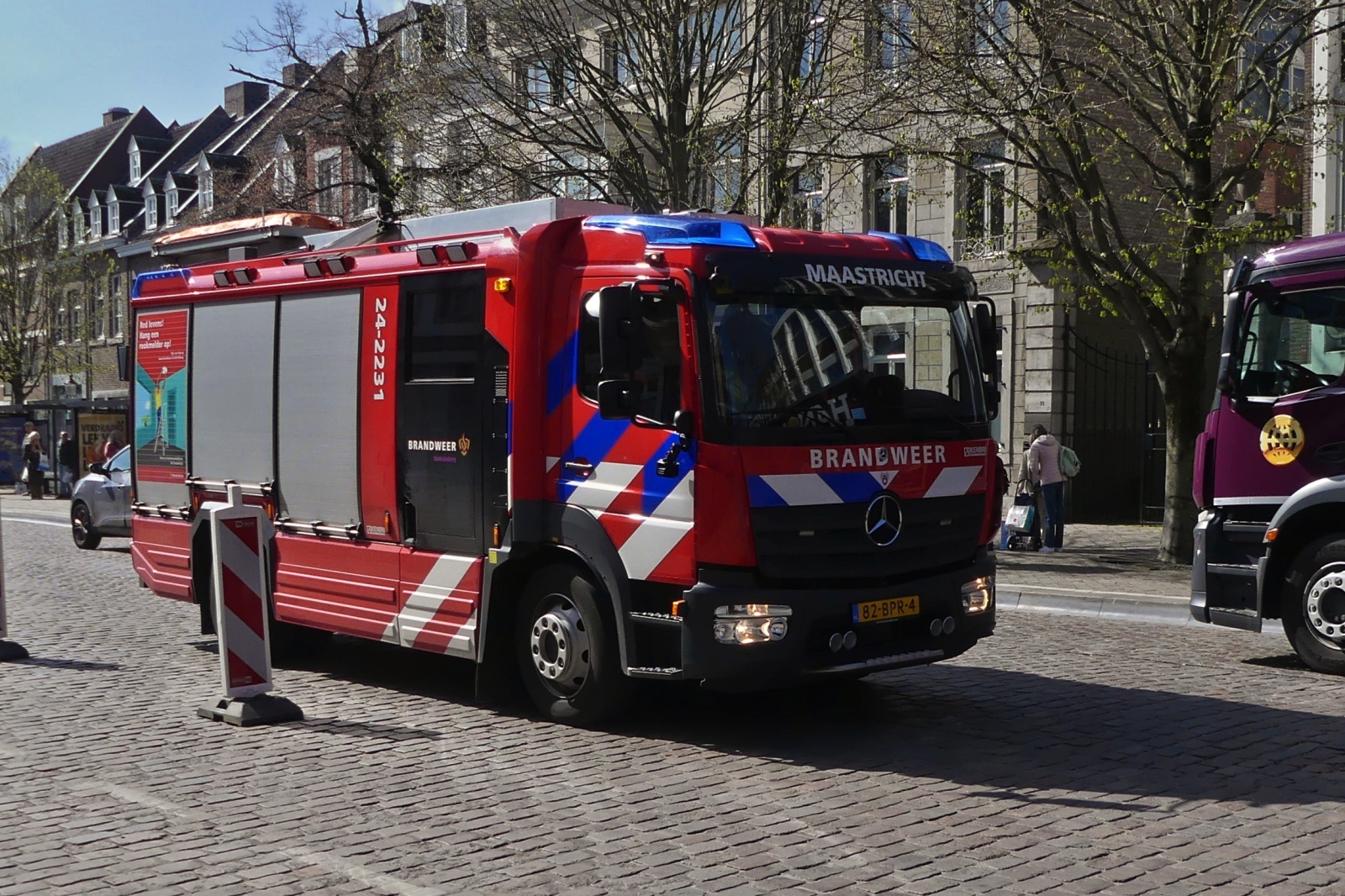 Mercedes Benz Ger�tewagen, der Feuerwehr von Maastricht, aufgenommen in Maastricht. 03.2026