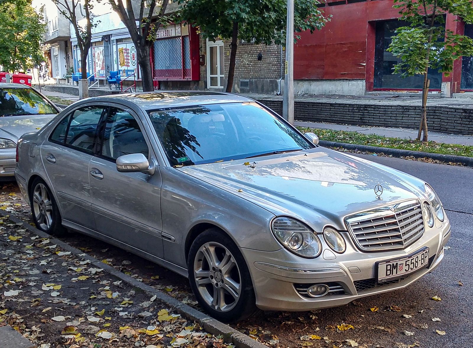 Mercedes Benz W211 E Klasse Foto 10 2021 Fahrzeugbilder de