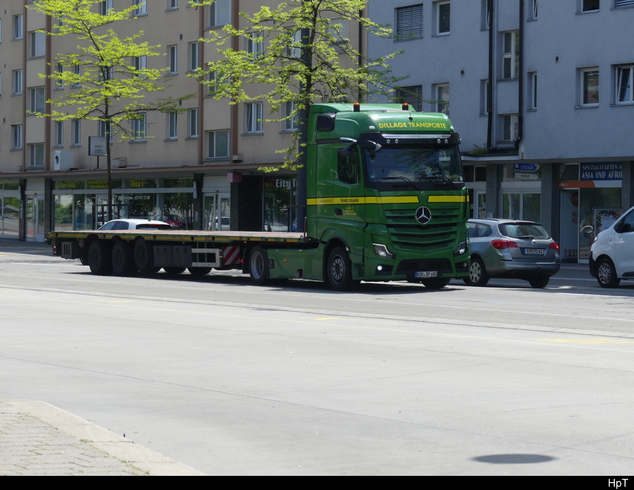Mercedes Sattelschlepper unterwegs in Kreuzlingen am 25.05.2023