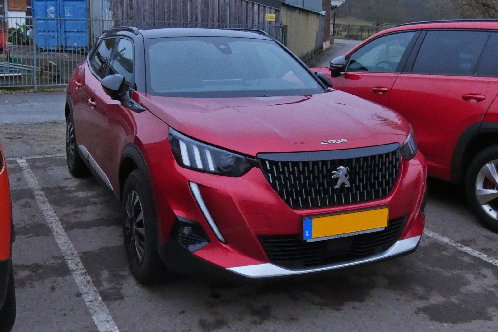 Peugeot 2008, gesehen auf einem Parkplatz. 01.2026