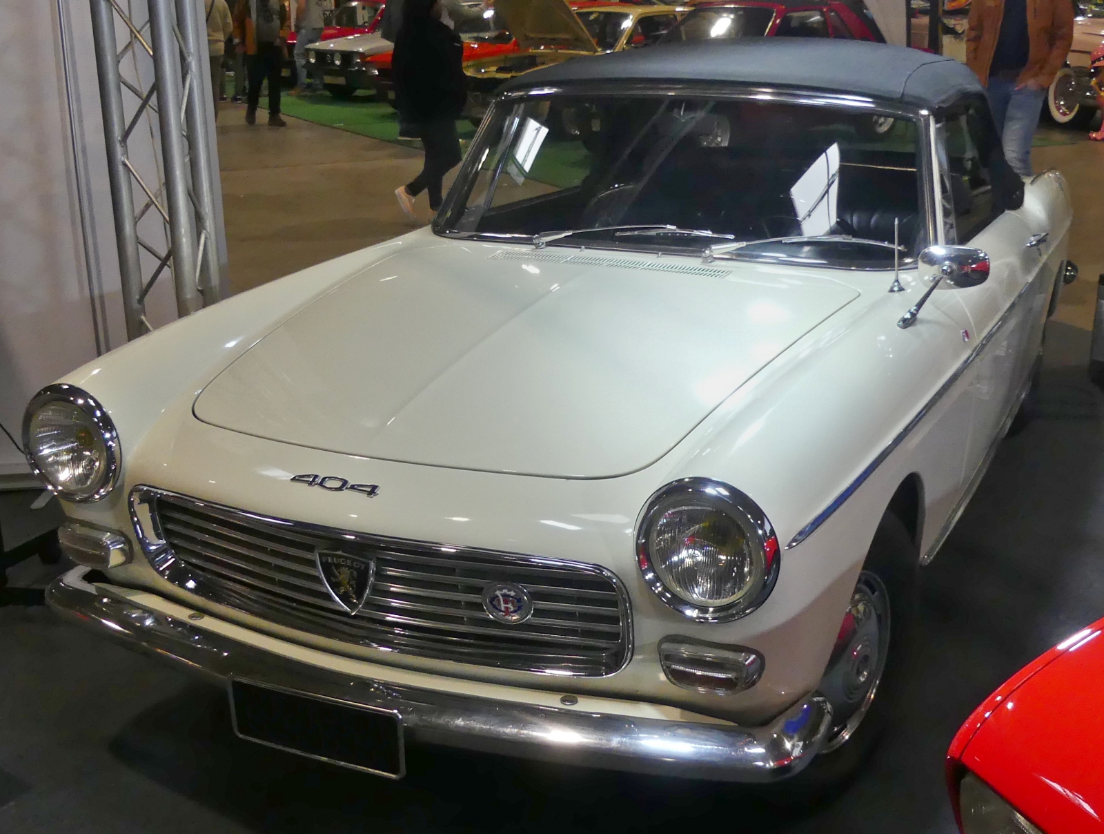 Peugeot 404, Cabrio, BJ 1965, 1618 ccm, 96 PS, Autojumble in Luxemburg. 03.2026