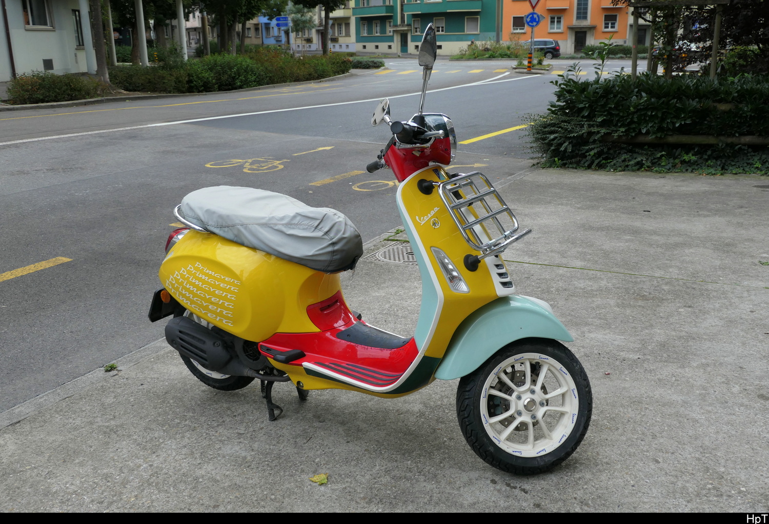 Piaggo Vespa in Diversen Farben in Biel am 04.10.202