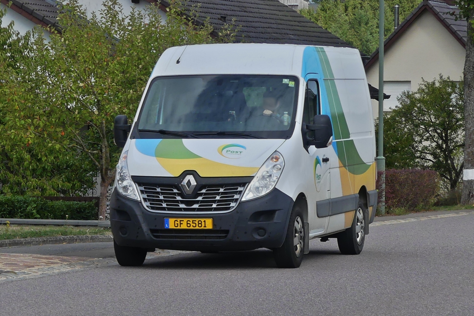 Renault Master der luxemburgischen Post, aufgenommen 09.2026.