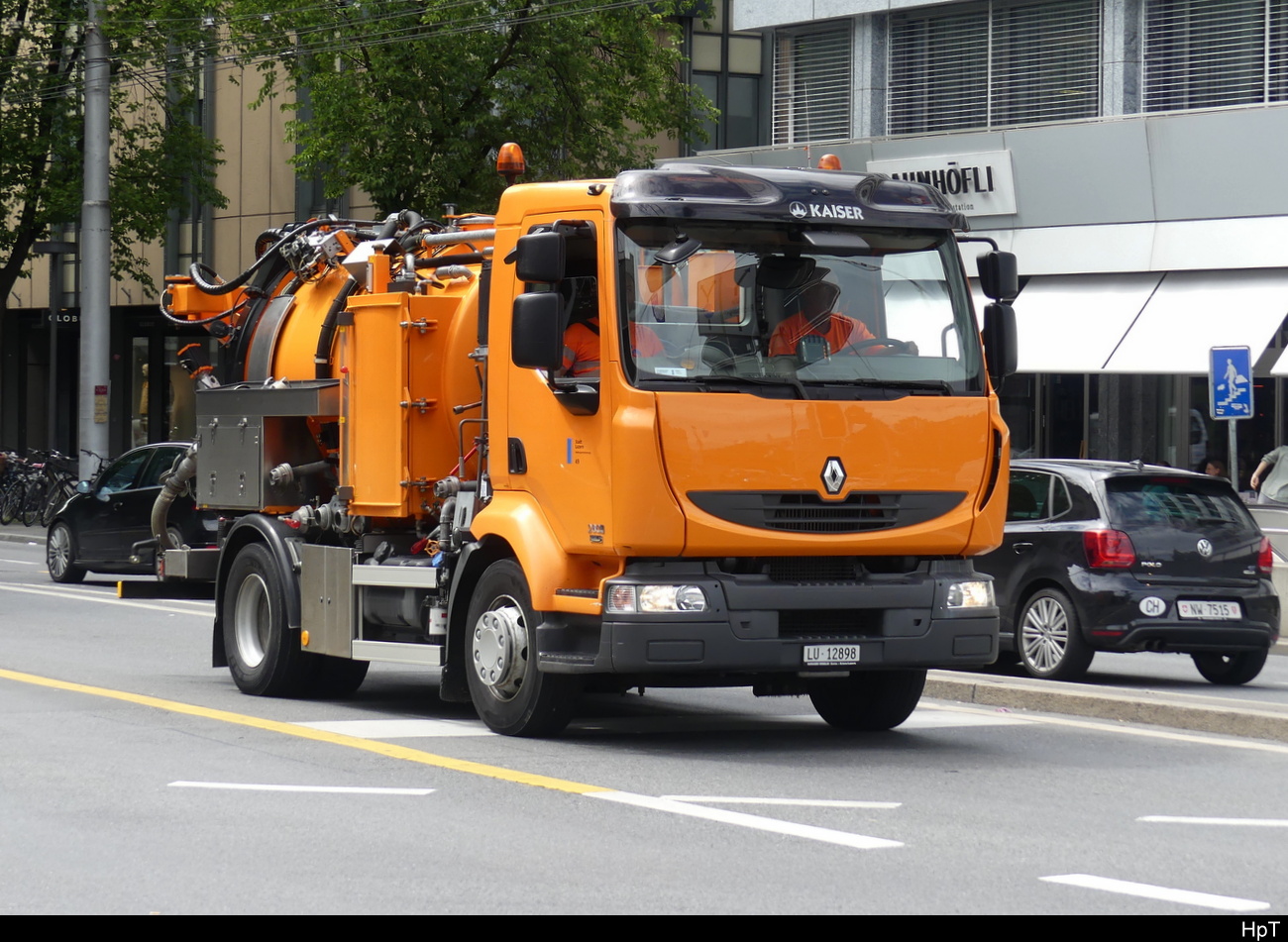 Renault mit Spez. Aufbau zur Reinigung unterwegs in Luzern am 27.07.2023