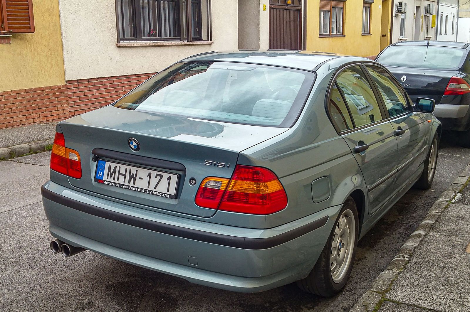 Rückanischt: BMW 3 E46. Die E46 war vor 5-10 Jahren eine der beliebtesten Importgebrauchtwgen in Ungarn. Foto: Mai, 2021.