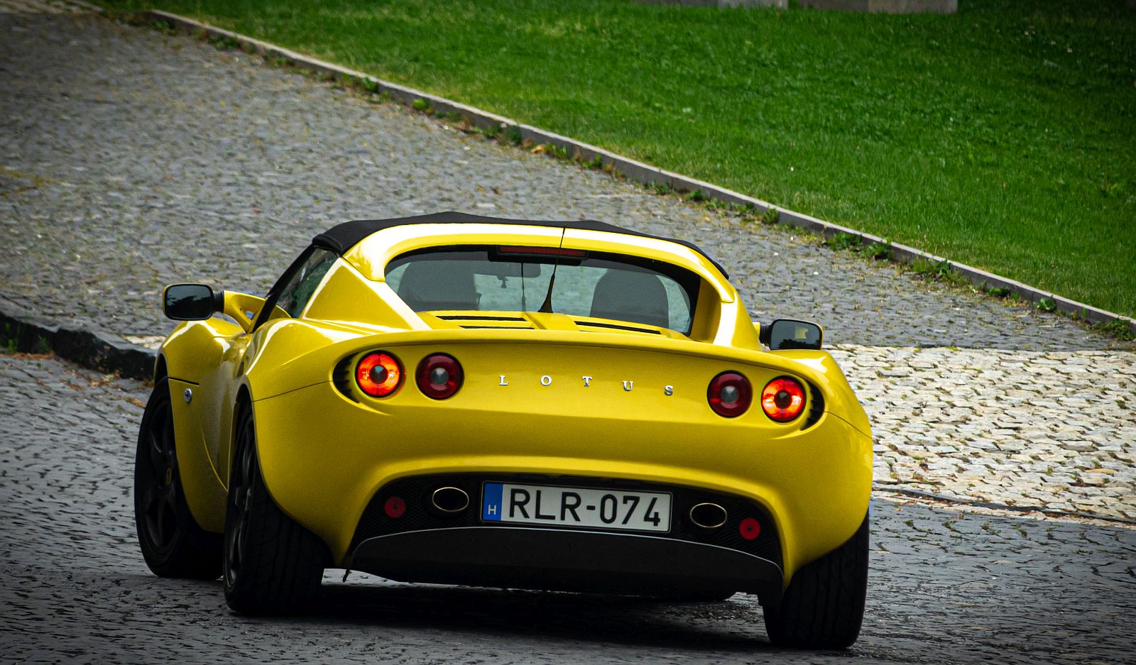 Rückansicht eines Lotus Elise Series 2. Foto: Mai, 2023.