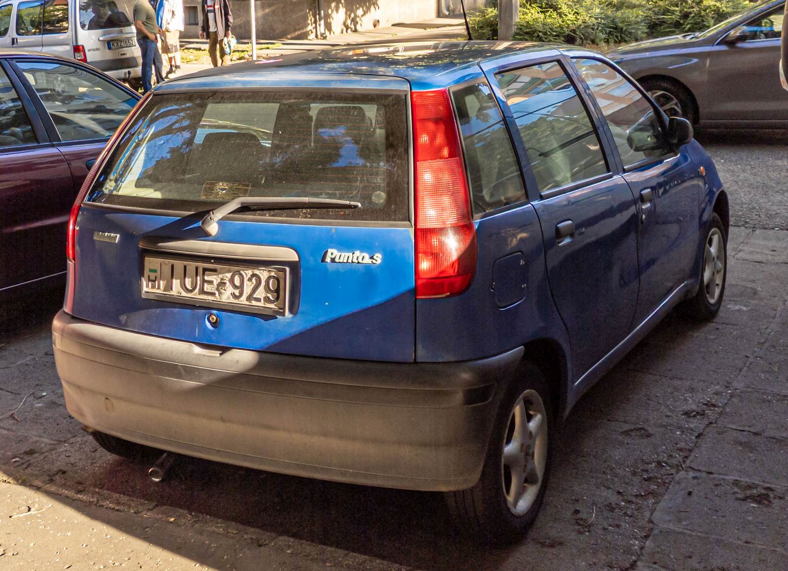 Rückansicht: Fiat Punto I in Blu Capri. Foto: 06.2022