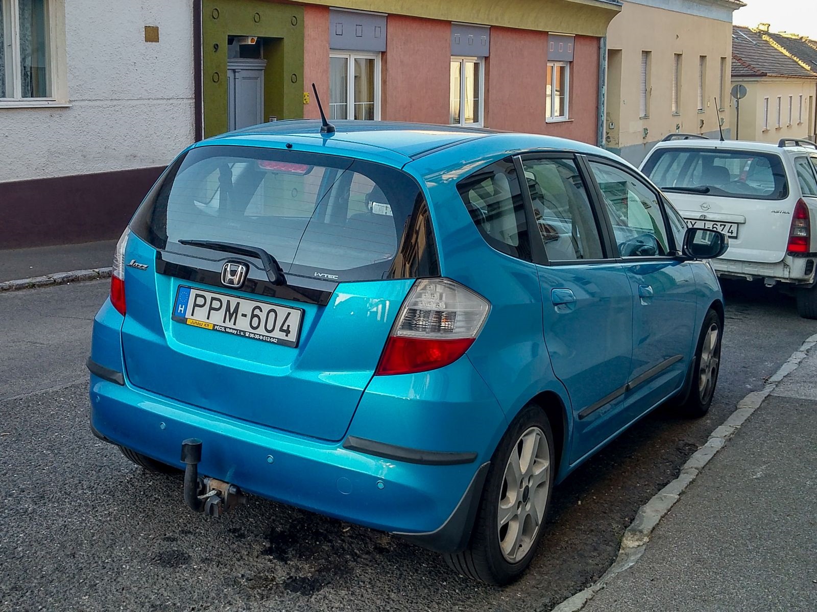 Rückansicht: Honda Jazz Mk2 in Cerulean Blue, gesehen in September, 2021.