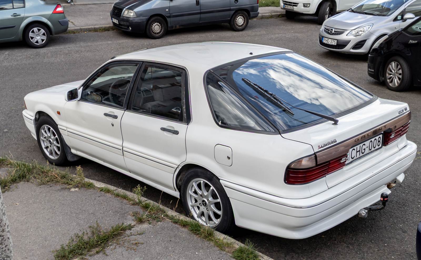 Rückansicht: Mitsubishi Galant Mk6 Liftback. Foto: 02.2022