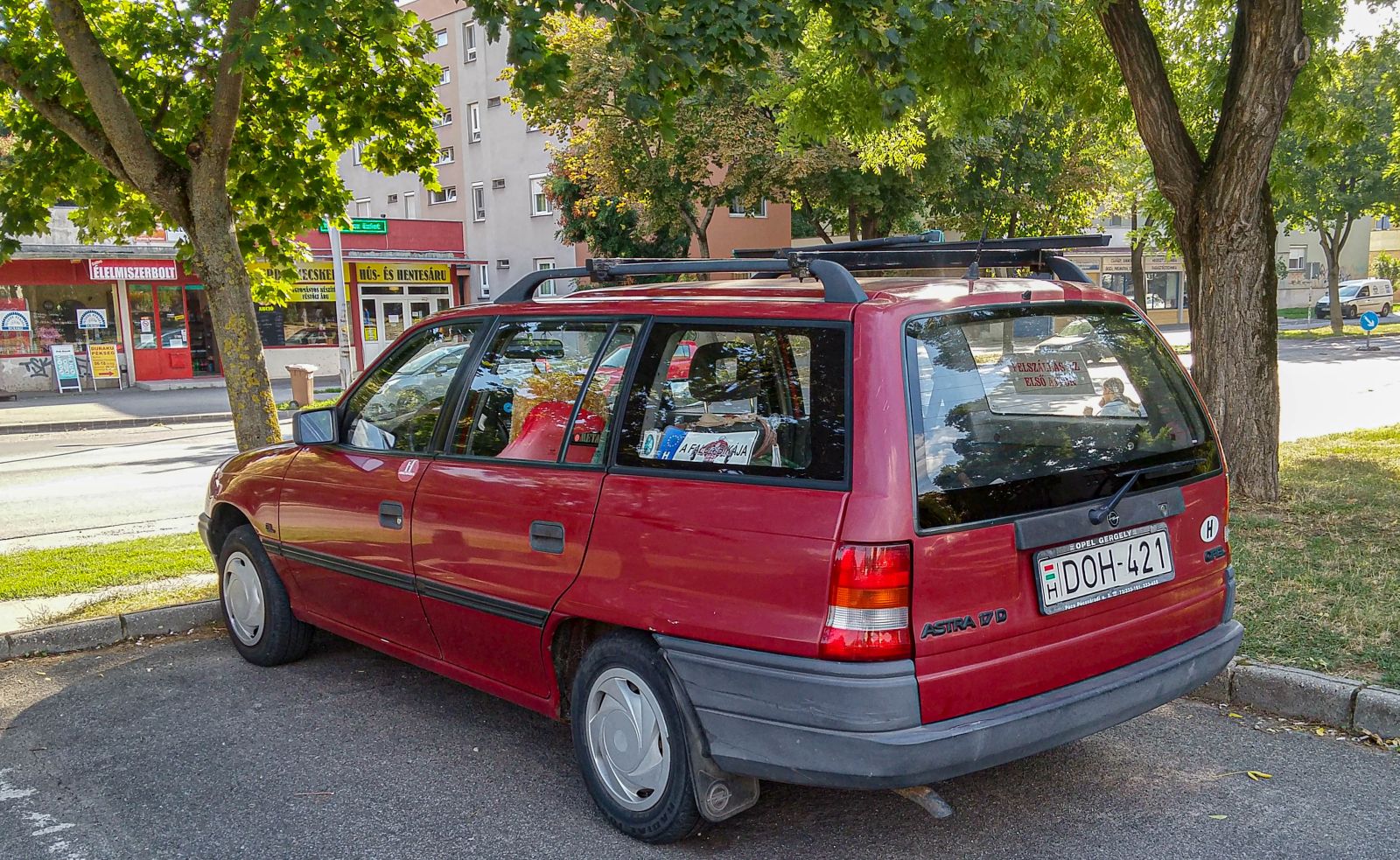 Rückansicht: Opel Astra F Caravan . Foto: 09.2021.