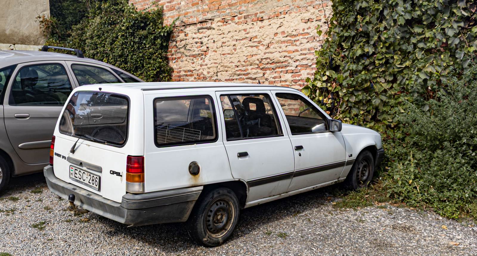 Rückansicht: Opel Kadett E Caravan. Foto: August, 2022.