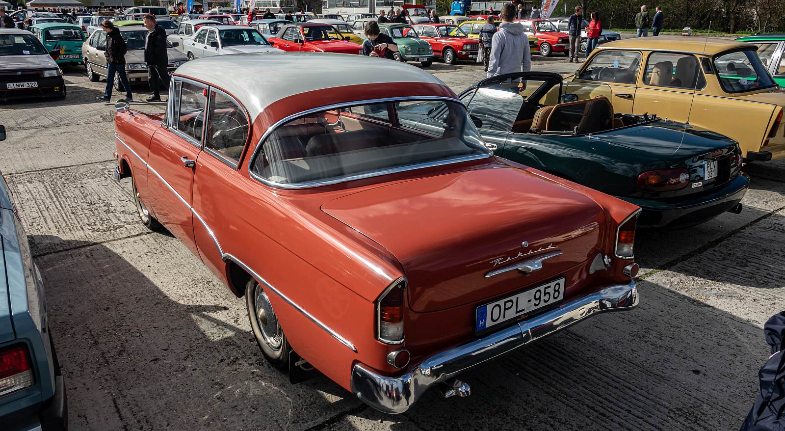 Rückansicht: Opel Rekord P1, Baujahr 1958. Foto: März, 2024.