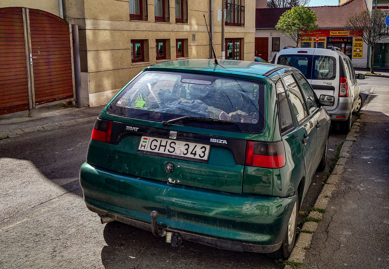 Rückansicht: Seat Ibiza Mk2 in Grün (04.2021).