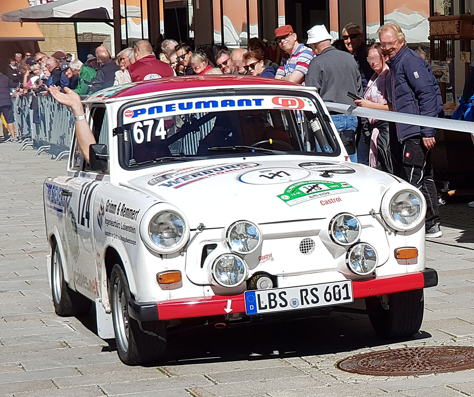 =Sachsenring Trabant 601 RS, Bj. 1970, 800 ccm, 75 PS. Die Aufnahme entstand während der Präsentation der Rennteilnehmer des Rossbergrennens  Edelweiss-Bergpreis  2022 im Markt Berchtesgaden.