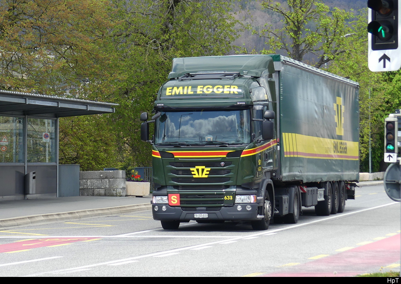 Scania Sattelschlepper unterwegs in der Stadt Olten am 17.04.2023