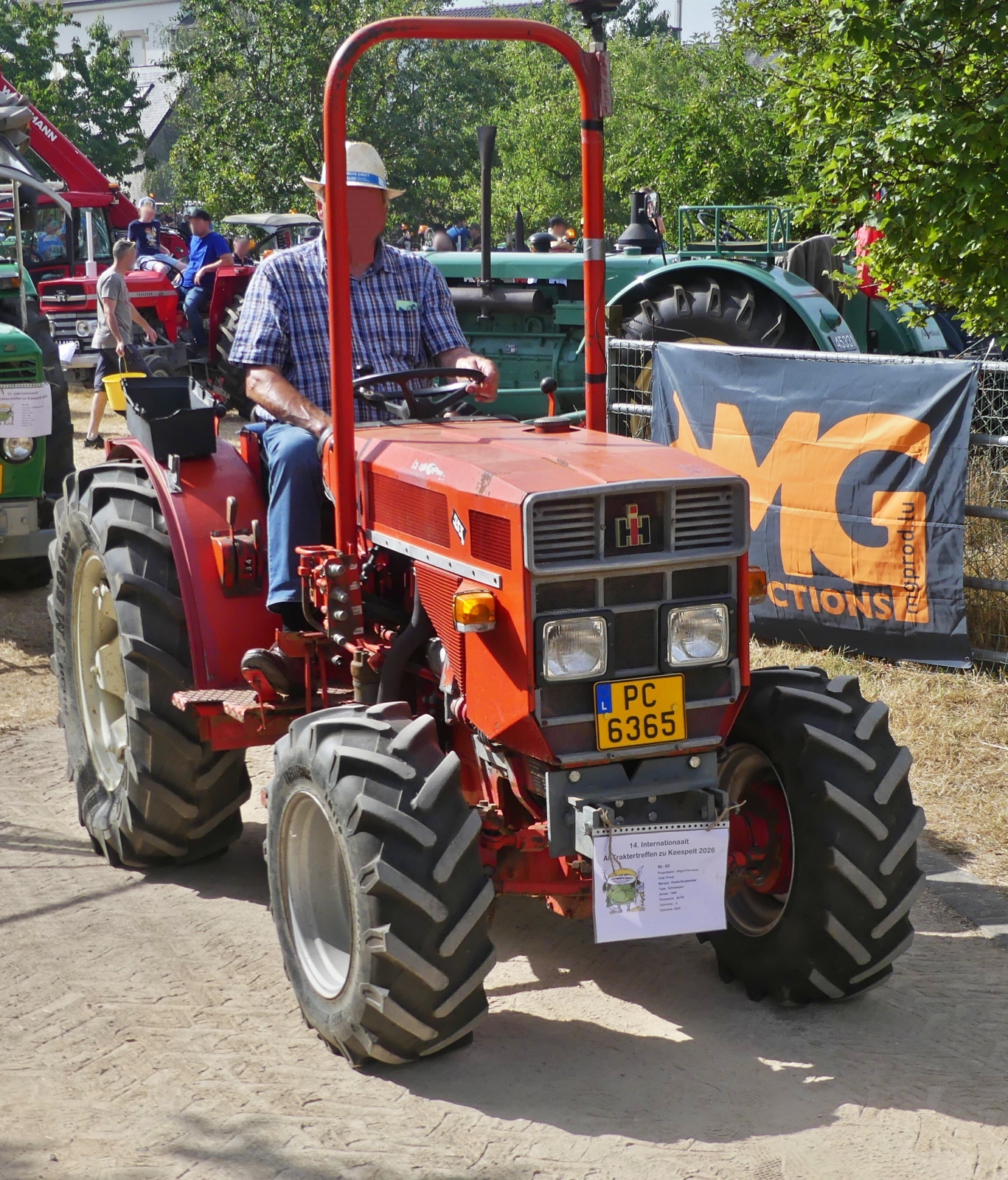 Schmalspurtraktor Hieble Bergmeister, BJ 1984, 54 PS, 3Zyl, machte die Rundfahrt beim Traktorentreffen in Keispelt mit. 09.08.2026