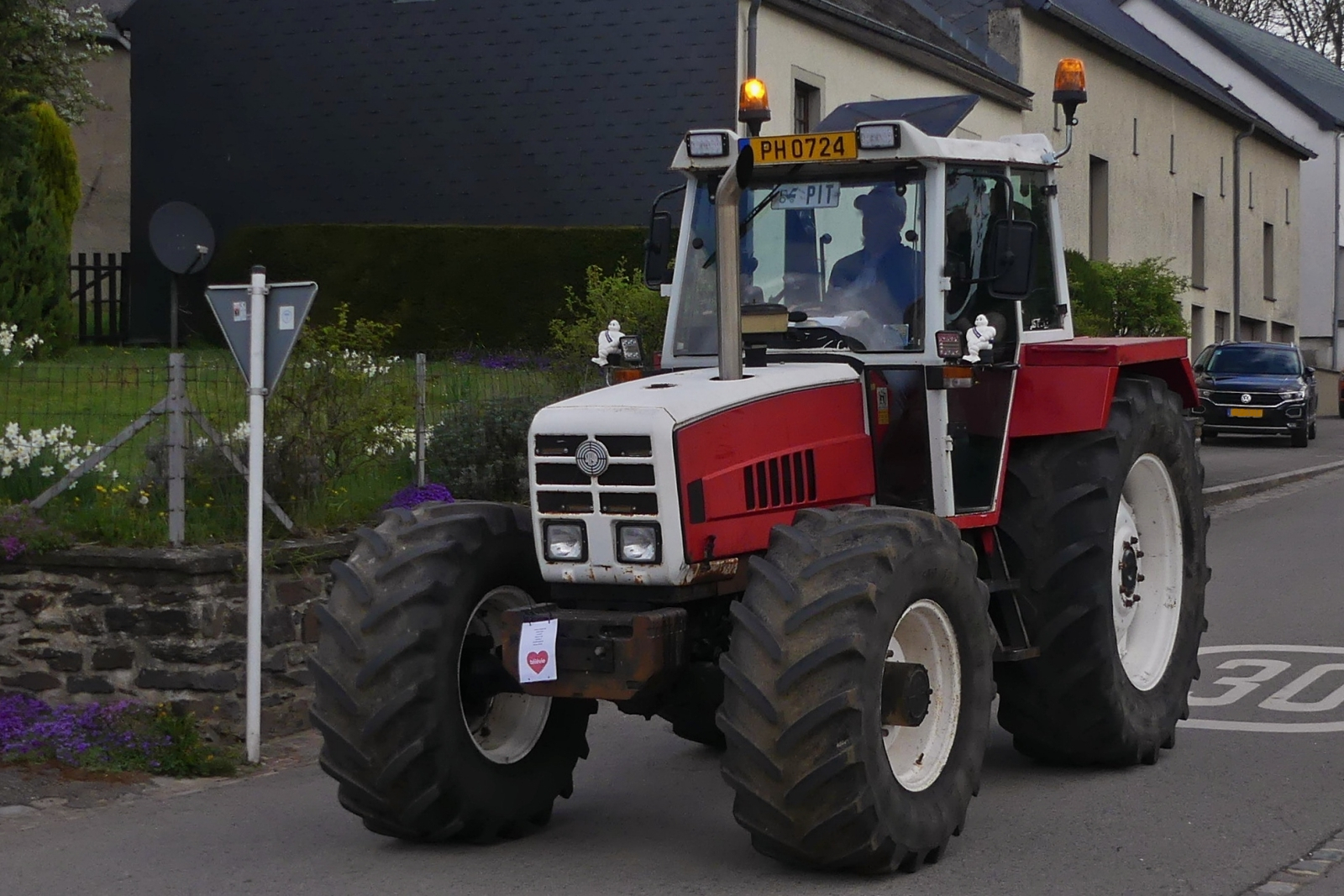 Steyr 8130, aufgenommen bei der T�l�vie Rundfahrt am 21.04.2025