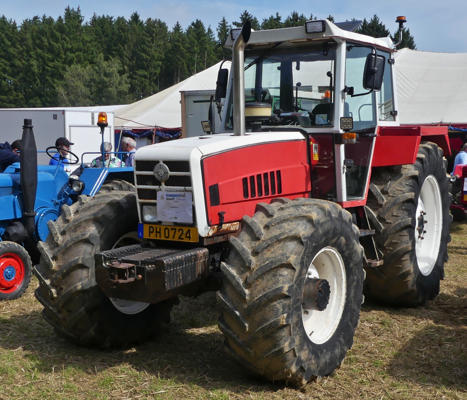 Steyr 8130, Bj 1990, 6 Zyl.  war beim Gromperefest in Binsfeld (L) zu sehen. 03.09.2023
