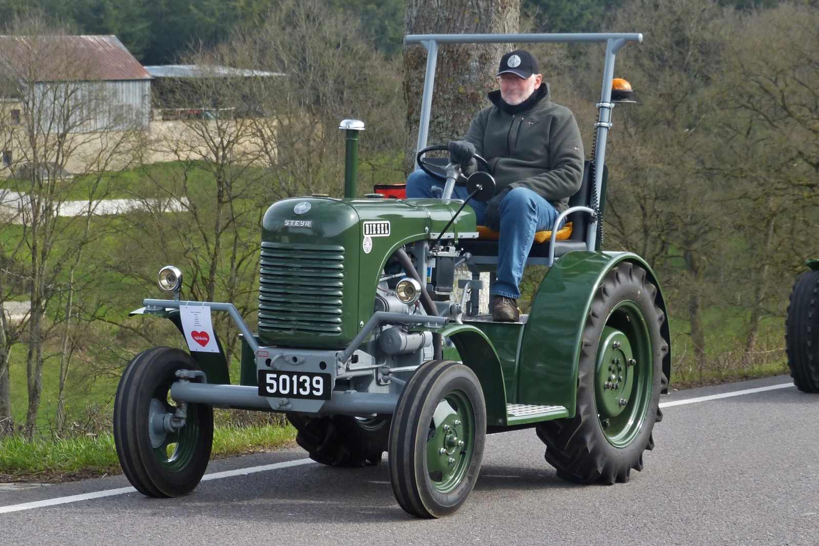 Steyr Traktor, fuhr bei der Rundfahrt nahe Brachtenbach am Ostermontag mit. 10.04.2023