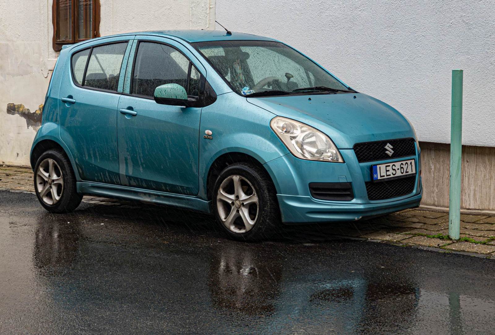Suzuki Splash optisch etwas getunt. Farbe: Splash Turquoise. Foto: Februar, 2026.