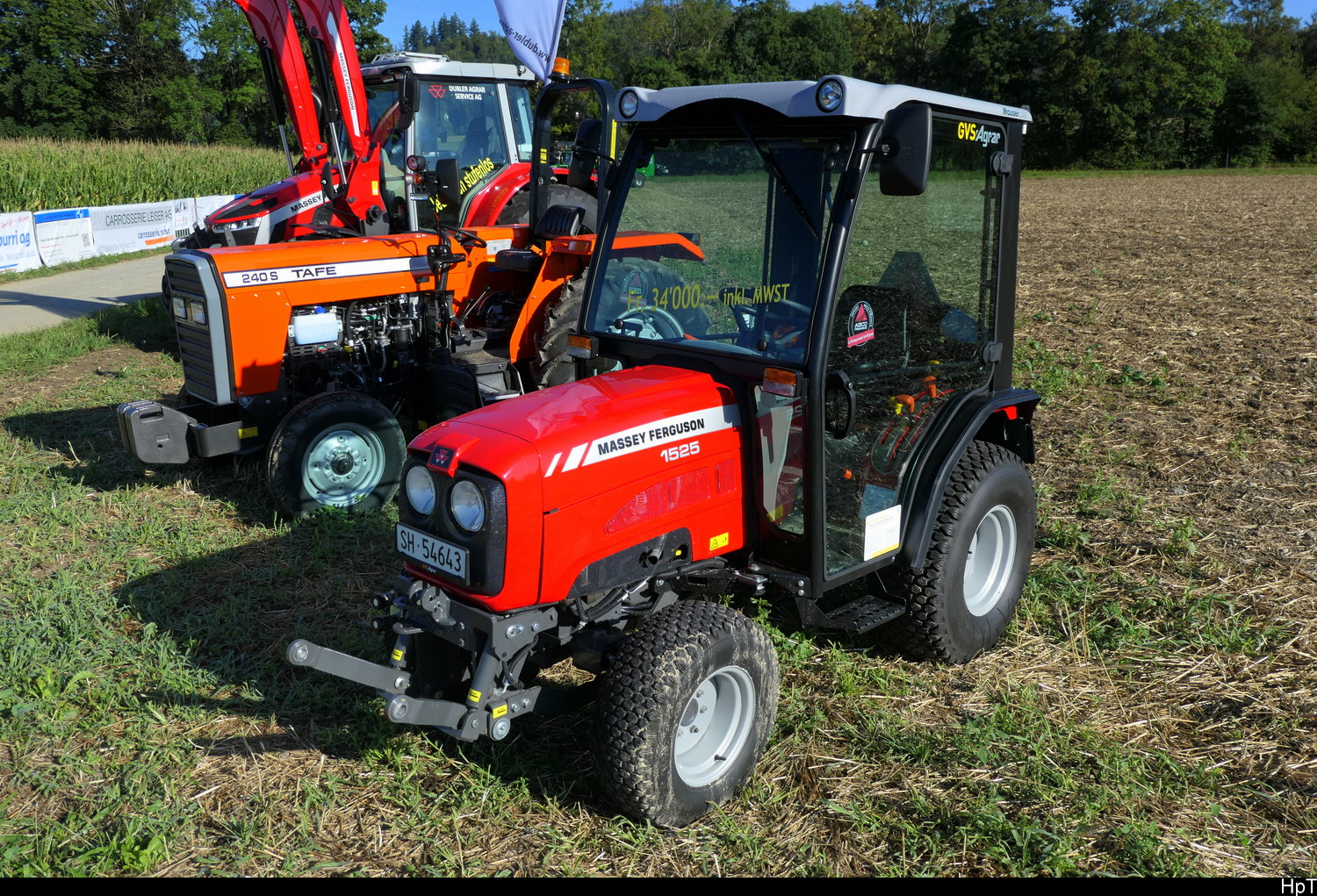 Traktorentreff Diessbach - Ein Massey Ferguson 1525 als Gast am Treff am 23.08.2026