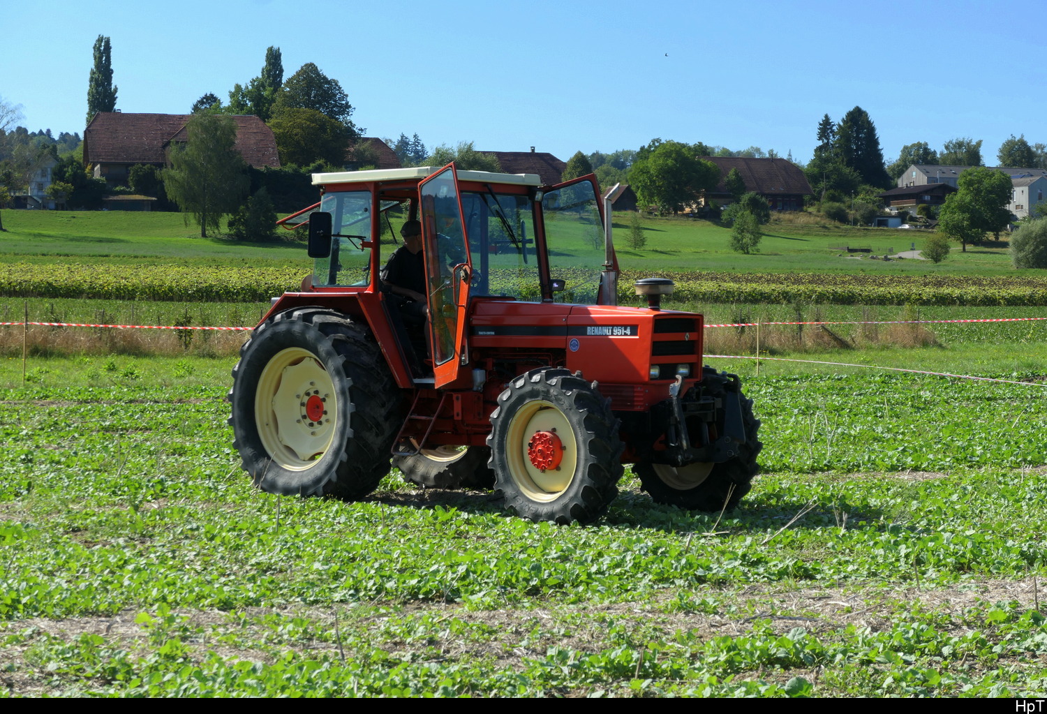 Traktorentreff Diessbach - Ein Renault 951-4 als Gast am Treff am 23.08.2026