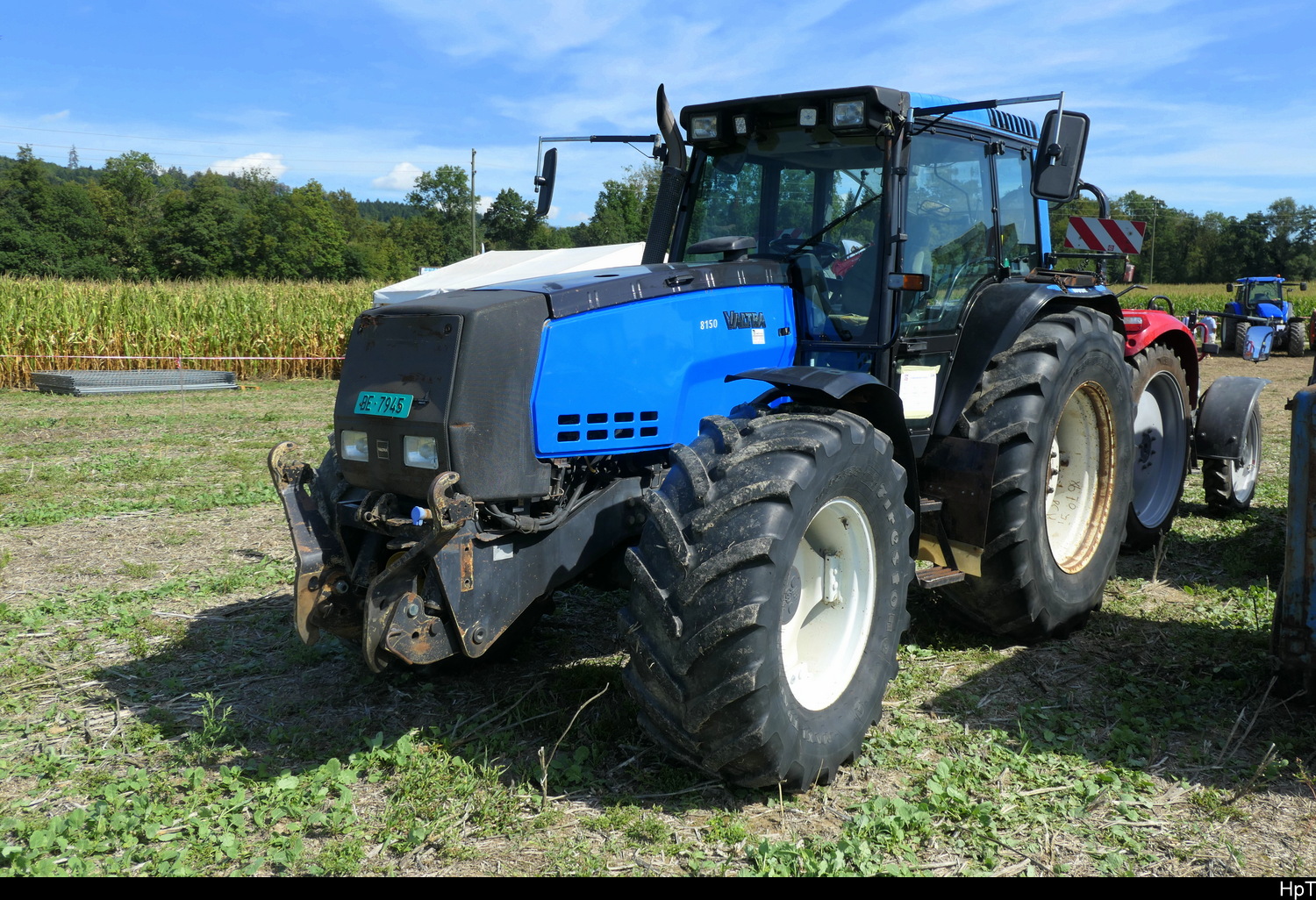 Traktorentreff Diessbach - Ein Valtra 8150 als Gast am Treff am 23.08.2026