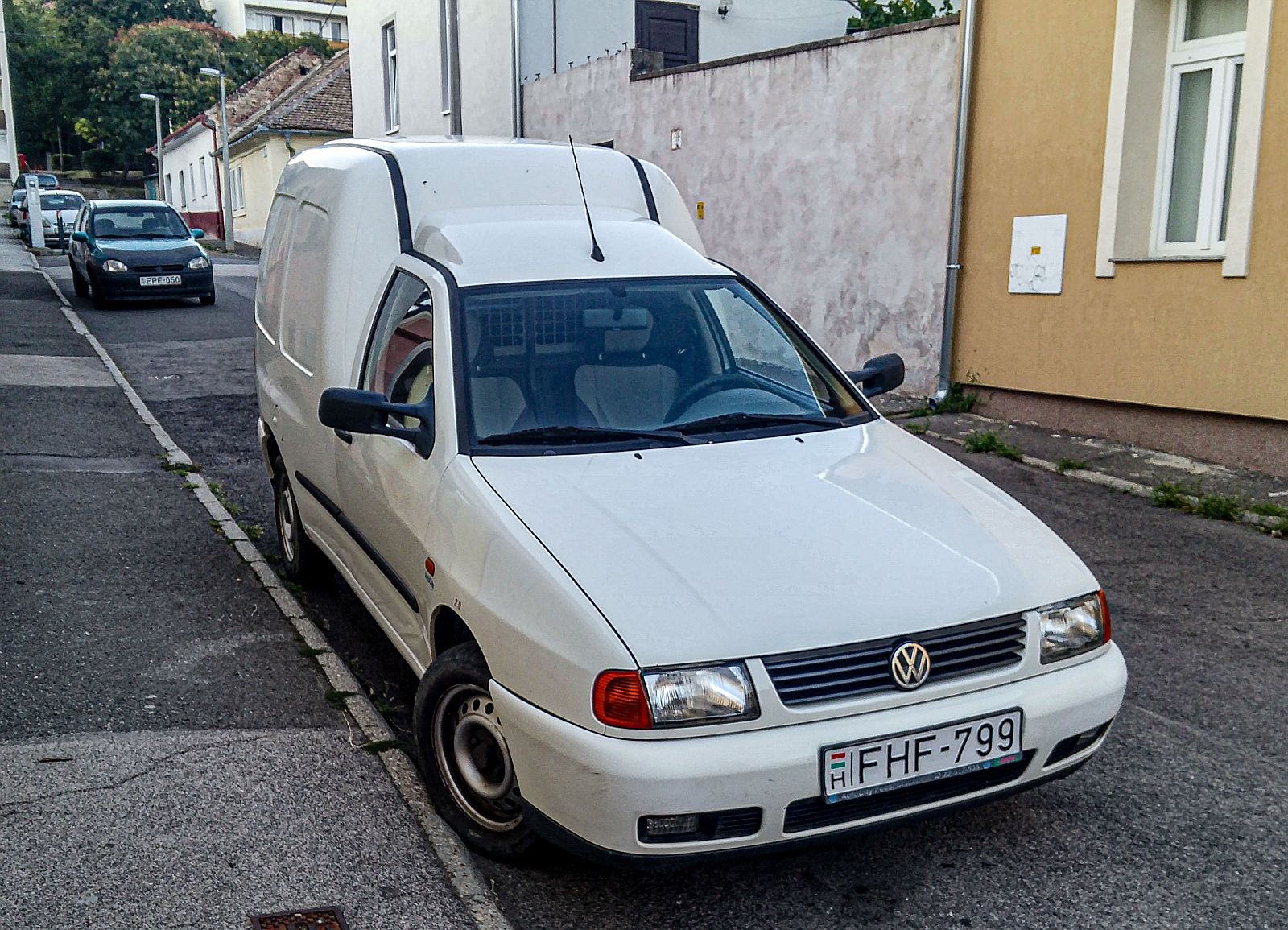 VW Caddy Mk2 (Basis: Polo Mk3) habe ich in August, 2021 aufgenommen.