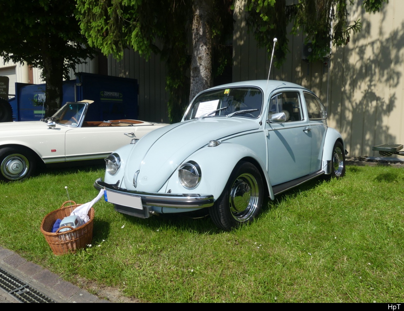 VW Käfer an der Oldtimer Ausstellung im Flugplatz Areal in Bleienbach am 28.05.2023