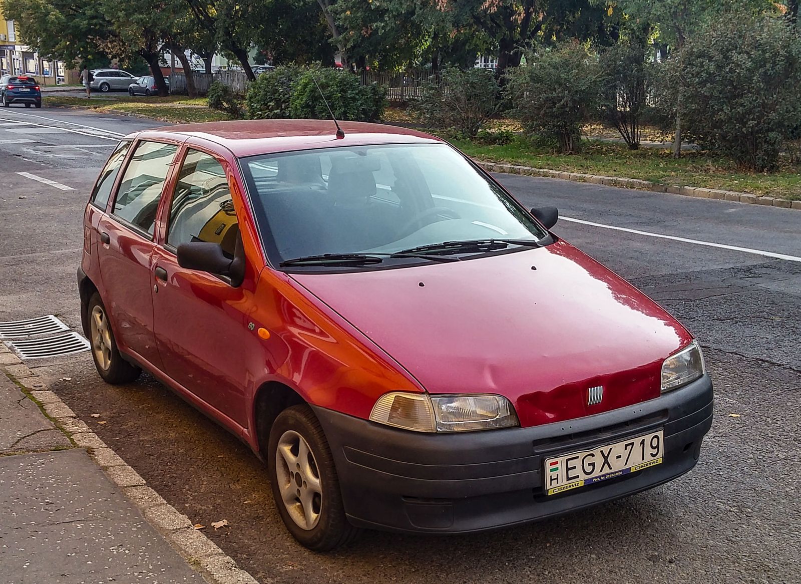 VW Punto der ersten Generation. Die Farbe ist vermutlich Rosso Etna Foto: 09.2021