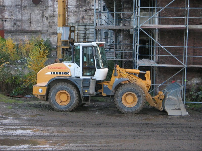 15.11.06,Liebherr 538 in Bochum an der Jahrhunderthalle.