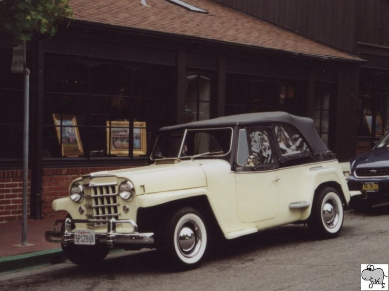 1950er Willys Jeepster, aufgenommen am 27. Juli 2006 in Carmel by the Sea in Kalifornien / USA.