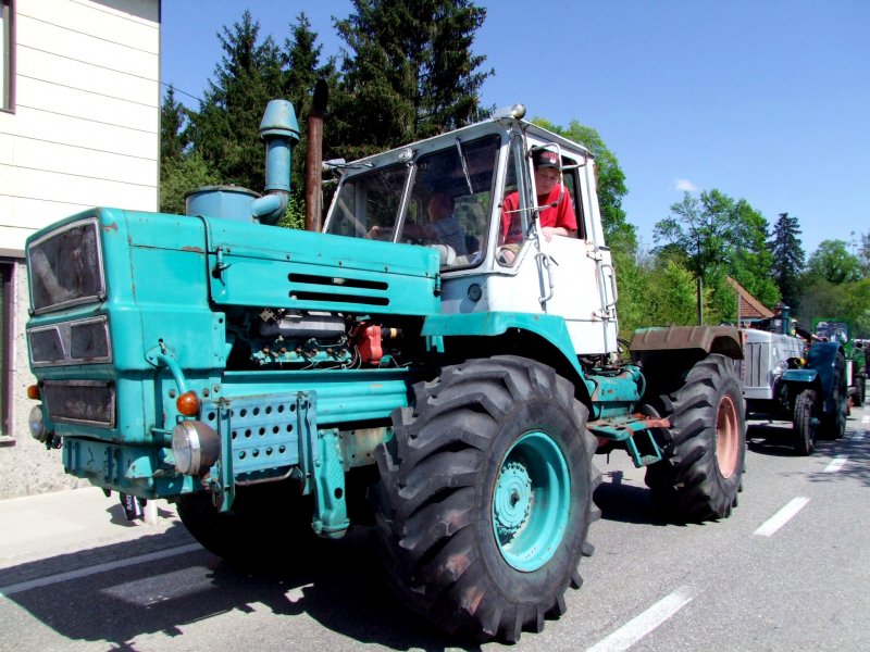 Ackerschlepper T150 aus der Ukraine hat jetzt in sterreich ein neues Zuhause gefunden, und nimmt an der Oldtimerrundfahrt in St. Martin/Innkreis teil; 090419