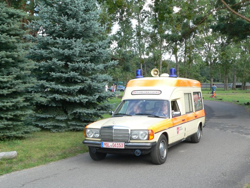 lterer Malteser-Krankenwagen. 4.8.2007, Strausberg