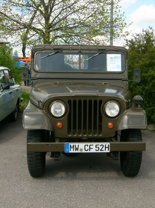 Alter Willy Jeep am Nutzfahrzeugmuseum Hartmannsdorf. Ob er noch original oder Nachbau ist kann ich nicht sagen.
