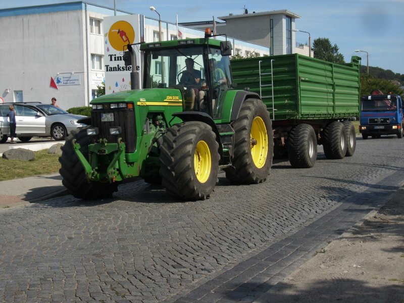 Am 06.August 2009 war Dieser John Deere Traktor unterwegs in Bergen/Rgen.