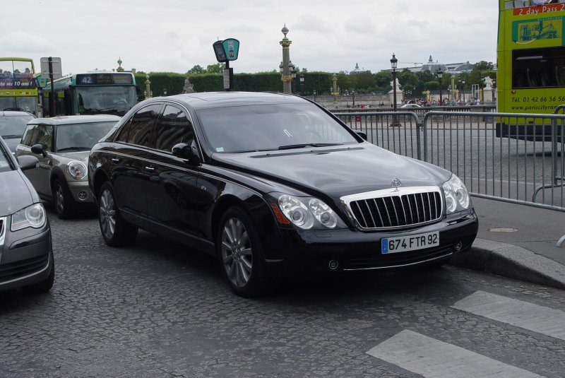 Am 19.07.2009 sah ich diesen Maybach 57S in Paris auf der Place de la Concorde am Strassenrand geparkt