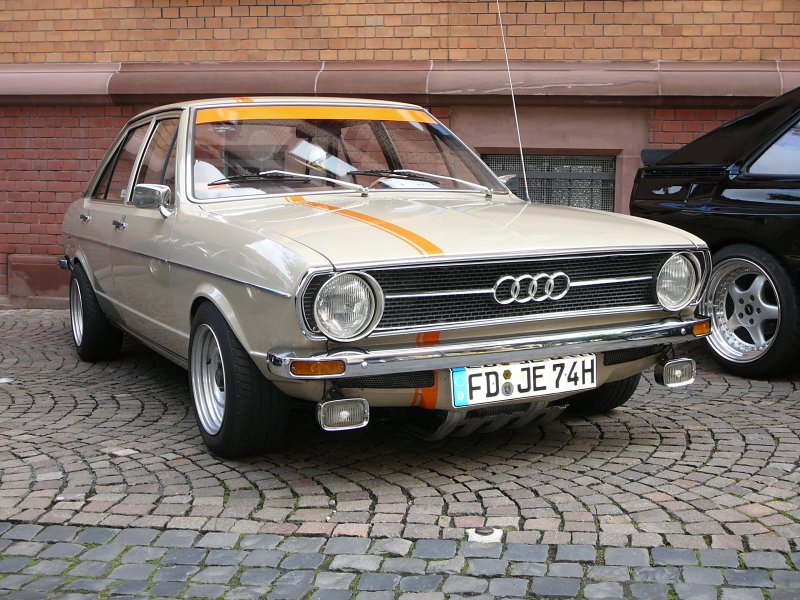 Audi 80 S (Bj. 1973, 125 PS) am 24.08.08 zur 5. Old- und Youngtimerausstellung anl. des  Gaalbernfestes  in 36088 Hünfeld