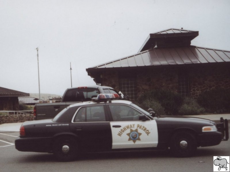 Auf den Parkplatz an der Golden Gate Bridge in Sausalito kontrollierte ein Officer der California Highway Patrol (CHP) mit seinen 98er Ford Crown Victoria das Gelnde. Die Aufnahme entstand am 26. Juli 2006